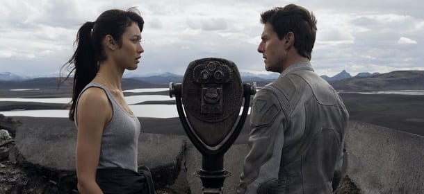 tom-cruise-olga-kurylenko-oblivion-recensione