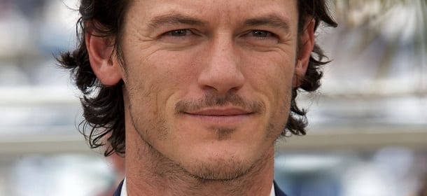 Luke-Evans-Il-Corvo-small.jpg