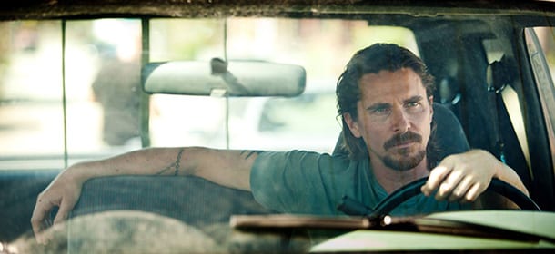Il fuoco della vendetta: il trailer italiano del film con Christian Bale e Casey Affleck