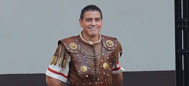 Ave, Cesare! George Clooney sul set (con qualche chilo in più)