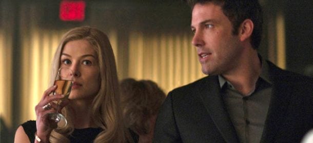 L'amore bugiardo-Gone girl: un thriller magistrale sulla doppia faccia di un matrimonio