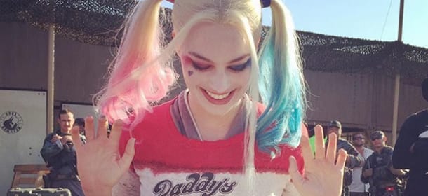 Suicide Squad: Margot Robbie festeggia il compleanno nei panni di Harley Quinn