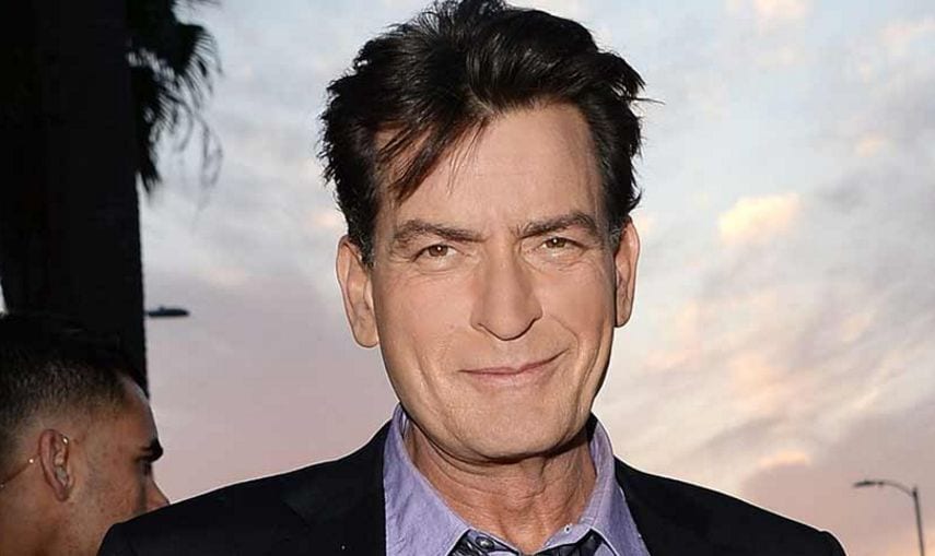 Charlie Sheen fra pornostar, crak e alcol: le rivelazioni del suo assistente