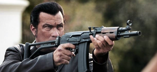 L'ultima sfida di Steven Seagal: addestra le forze speciali dell'esercito serbo