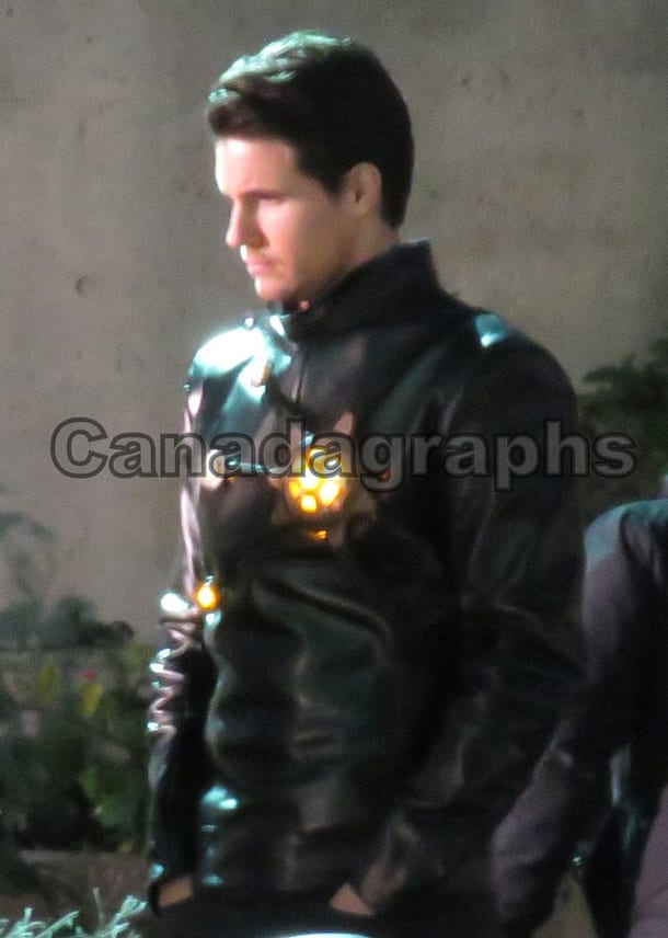 The Flash: la prima foto di Robbie Amell che torna nei panni di Firestorm [SPOILER]