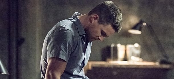 Arrow 4x14: Oliver è tra due fuochi