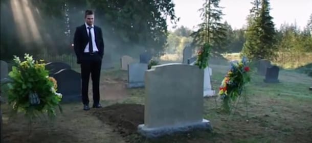 Arrow 4x19: svelato chi giace nella tomba?