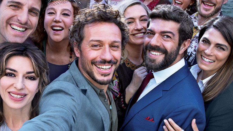A casa tutti bene, il nuovo film di Gabriele Muccino presentato al Festival di Sanremo [VIDEO]