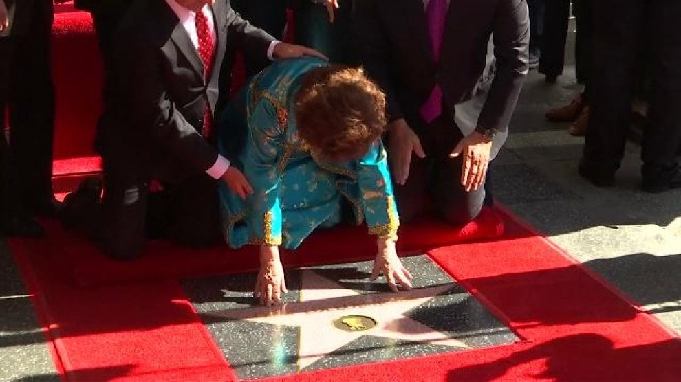 Gina Lollobrigida, arriva la sua stella sulla Walk of Fame di Los Angeles [FOTO]