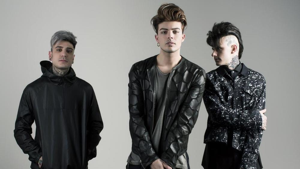 Stash dei The Kolors diventa attore e sostituisce Gabriel Garko? L'indiscrezione