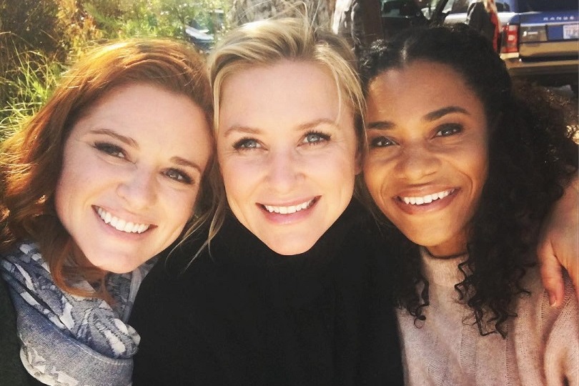 Grey's Anatomy: Sarah Drew difende Kelly McCreary dalle accuse shock dei fan [FOTO]