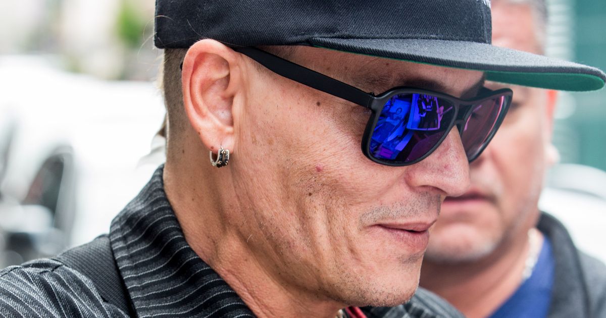 Johnny Depp rassicura i fan e dichiara: "Ho appena finito di girare un nuovo film" [FOTO]