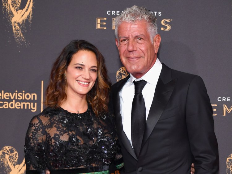 Asia Argento accusata per la morte di Bourdain, ecco la difesa di Hollywood