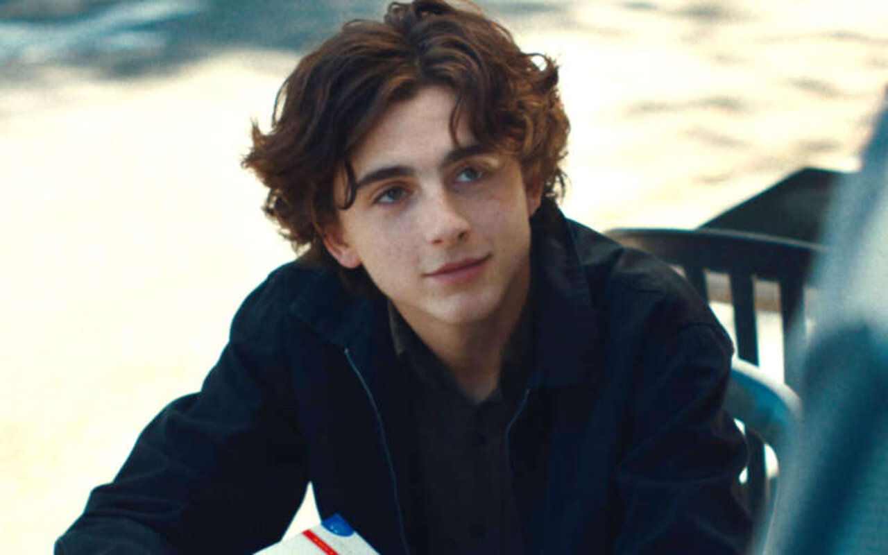 Timothee Chalamet Edward mani di forbice