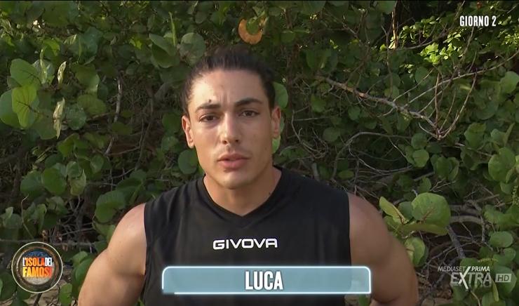 luca punizione naufraghi isola dei famosi