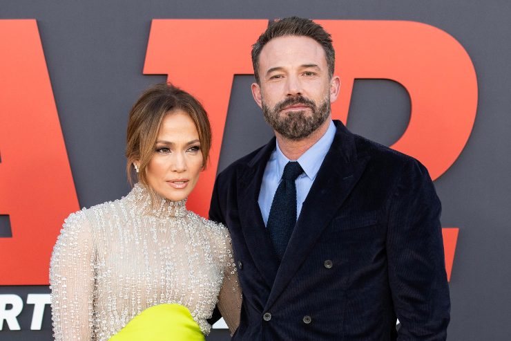 ben affleck e jennifer lopez in posa