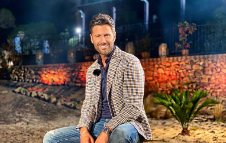 Filippo Bisciglia invia un messaggio dal villaggio di Temptation Island