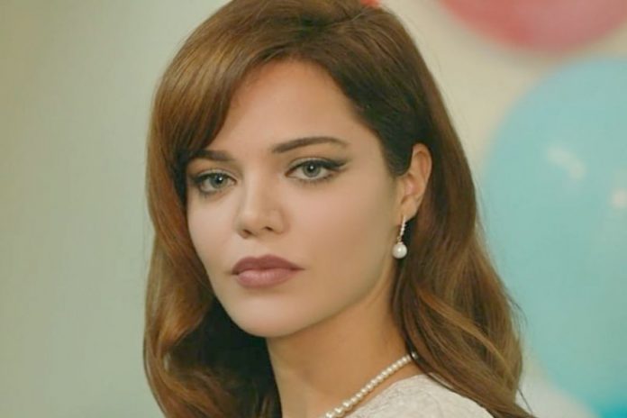 Zuleyha in Terra Amara Terra Amara, com'è l'attrice di Zuleyha senza trucco