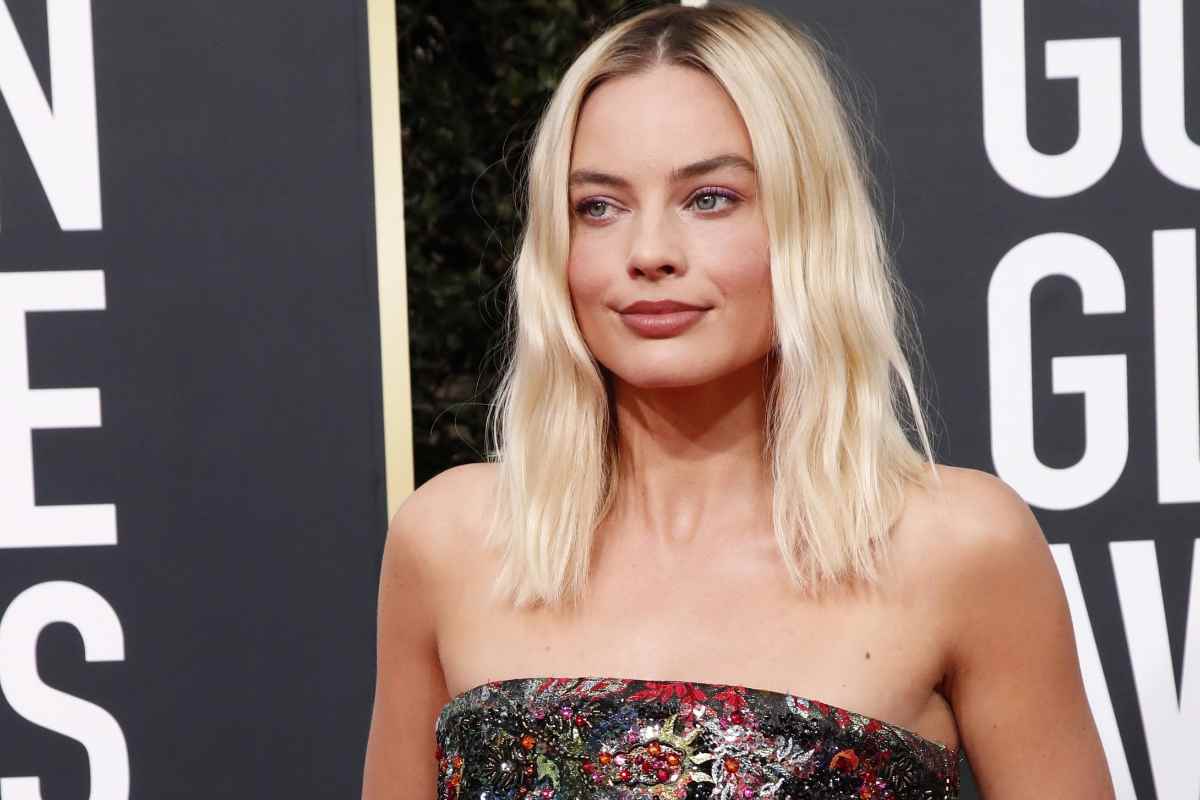 Margot Robbie and the first money earned in Hollywood